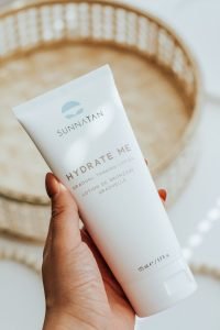 The-Vanity-Vault-Why-Do-You-Need-to-Moisturize-Your-Skin-After-Airbrush-Tanning-1