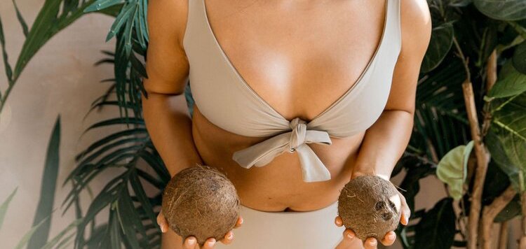 The-Vanity-Vault- Why Do You Need to Moisturize Your Skin After Airbrush Tanning- cover